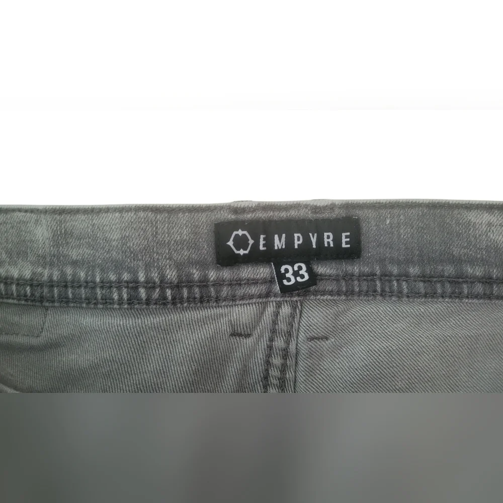 Empyre Verge Gray Slim Jeans Distressed Style Sz 33